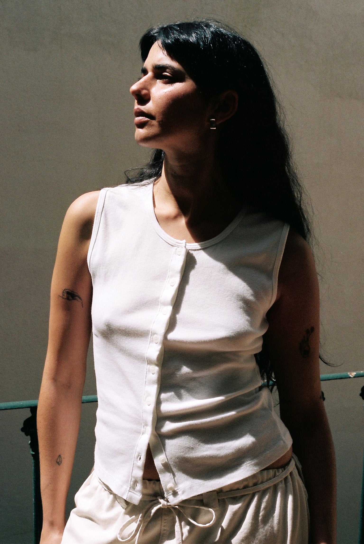 Sophie Sleeveless Cardigan - White | GIL RODRIGUEZ